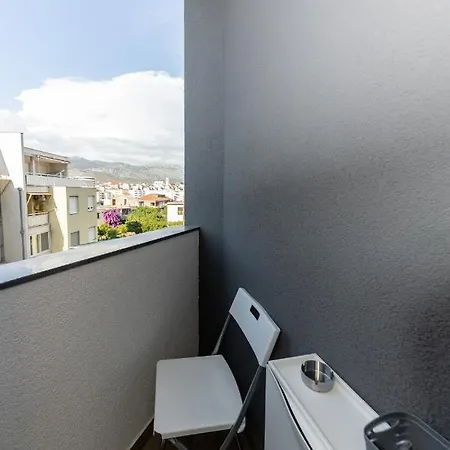 Apartamento New For 2, Free Private Garage Spot, Wi-fi, 200 M From Mall Of