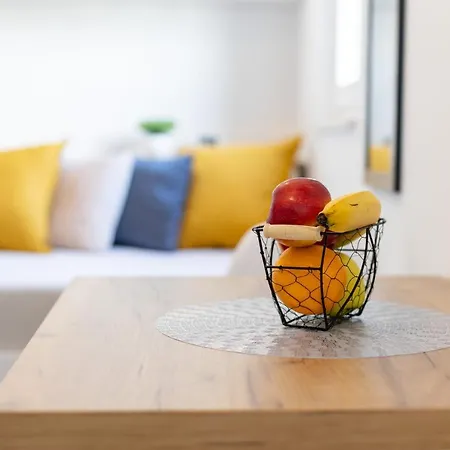 דירה New For 2, Free Private Garage Spot, Wi-fi, 200 M From Mall Of ספליט